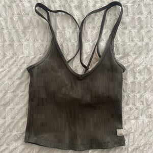 Vuori Crop Tank